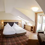 Kur- Und Feriencamping Max 1 Guest house 4*